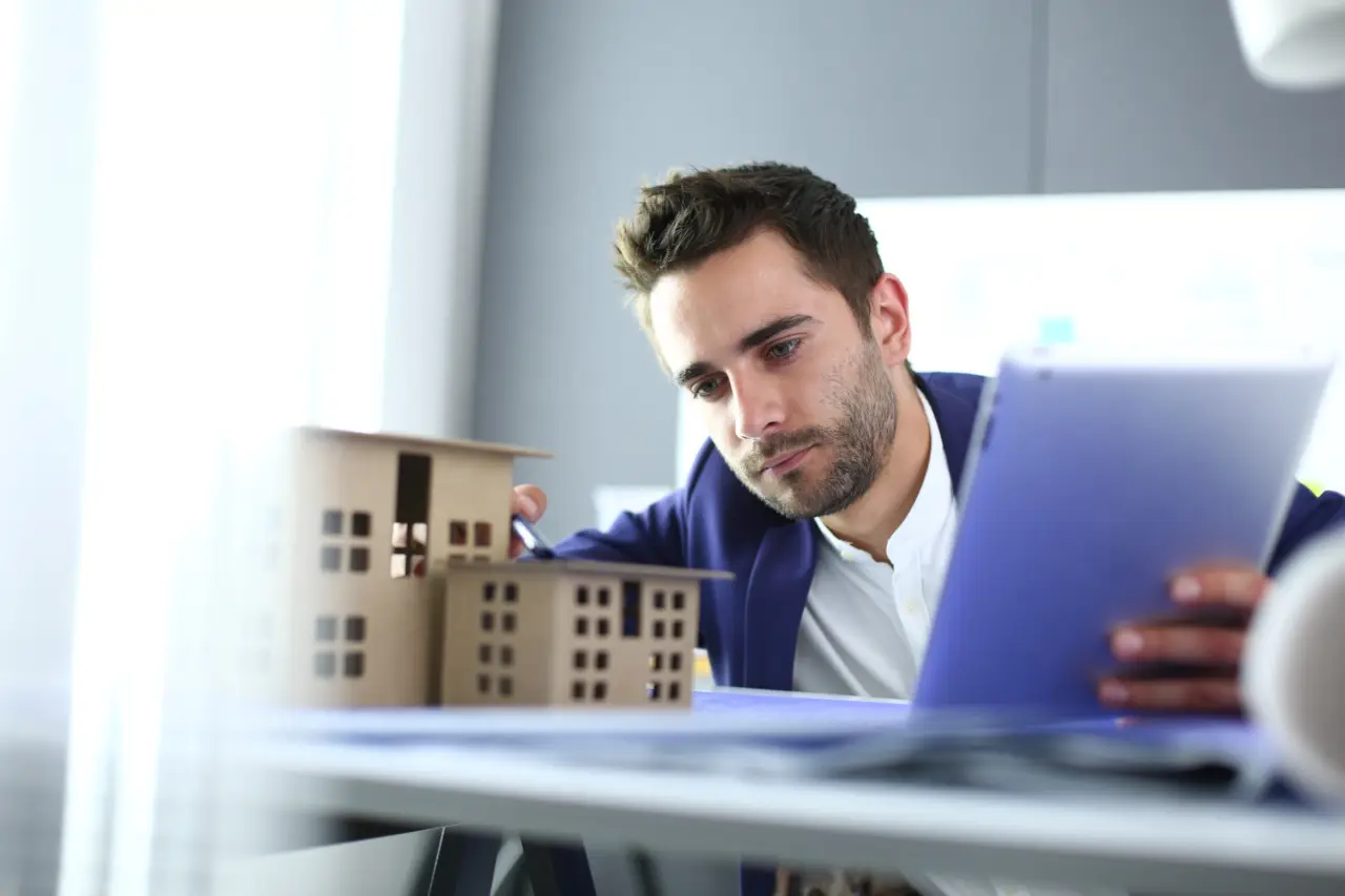 Chi guadagna di più, un ingegnere o un architetto? Ecco la classifica aggiornata